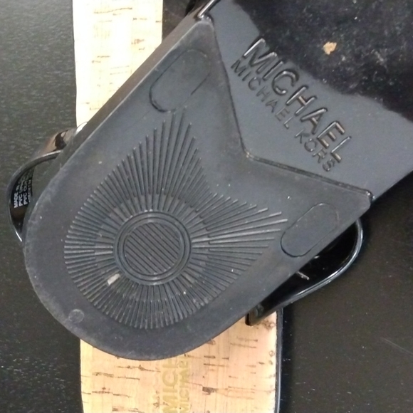 Michael Kors Black and Tan Sandals Size 10 - Picture 7 of 10